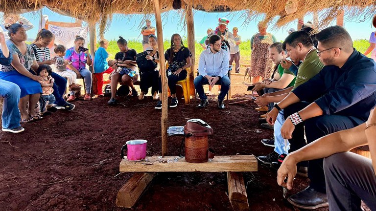 Acordo Histórico Soluciona Conflito de Terra entre Guarani-Kaiowá e Fazendeiros em MS Acordo Histórico Soluciona Conflito de Terra entre Guarani-Kaiowá e Fazendeiros em MS