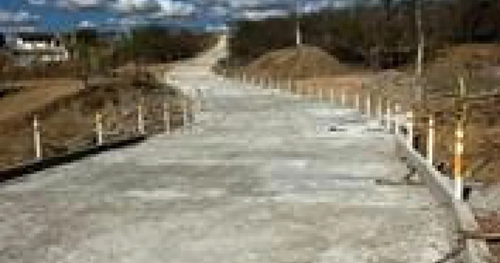 Aura Borborema Pavimenta Estrada e Melhora Acesso em Comunidade Potiguar