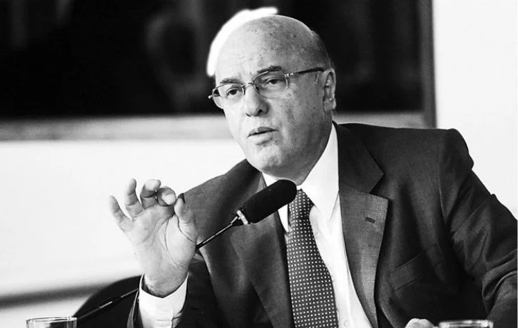 Brasil em Alerta: Riscos Existenciais e Ameaças Externas Brasil em Alerta: Riscos Existenciais e Ameaças Externas