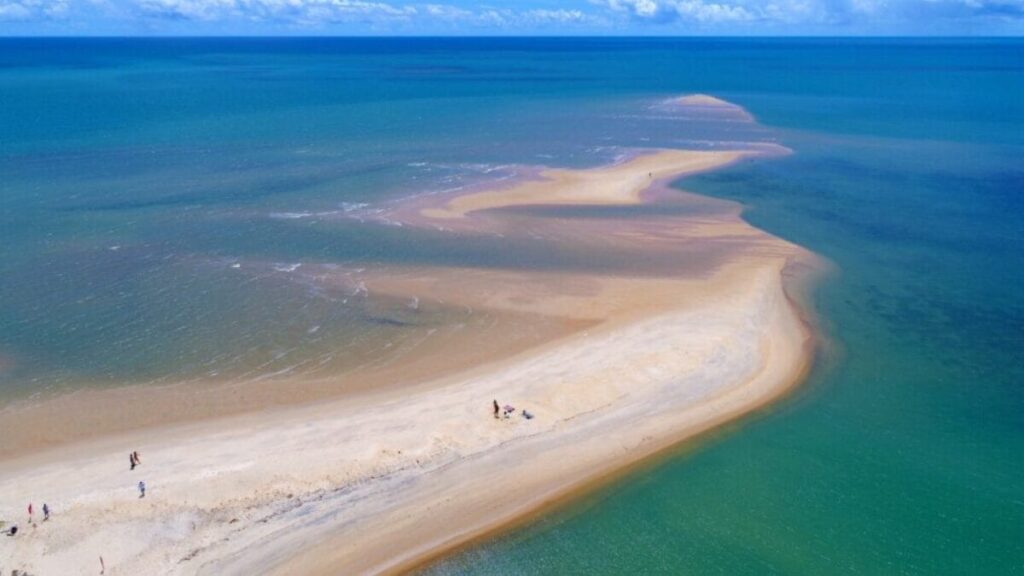 Caraíva: O Vilarejo Sem Carros Que Encanta os Brasileiros