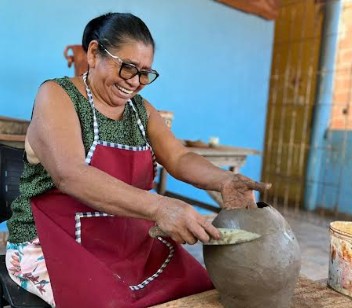 Oficina de Cerâmica Terena em Campo Grande: Celebrando a Tradição Indígena Oficina de Cerâmica Terena em Campo Grande: Celebrando a Tradição Indígena