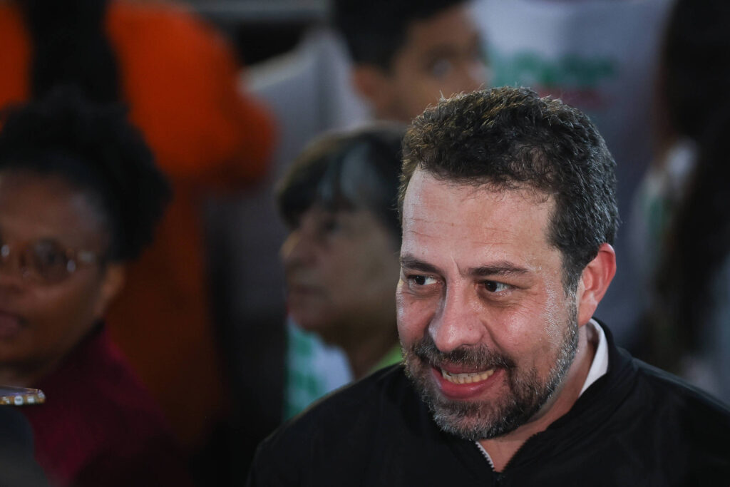 Boulos e Guajajara Recebem Indígenas em Protesto Contra Privatização de Rios
