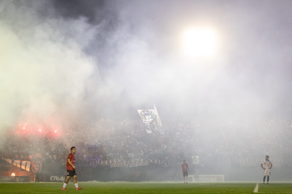 Brasil em Risco de Punição: Invasão de Campo na Final da Copa FGF em Pauta no TJD Brasil em Risco de Punição: Invasão de Campo na Final da Copa FGF em Pauta no TJD