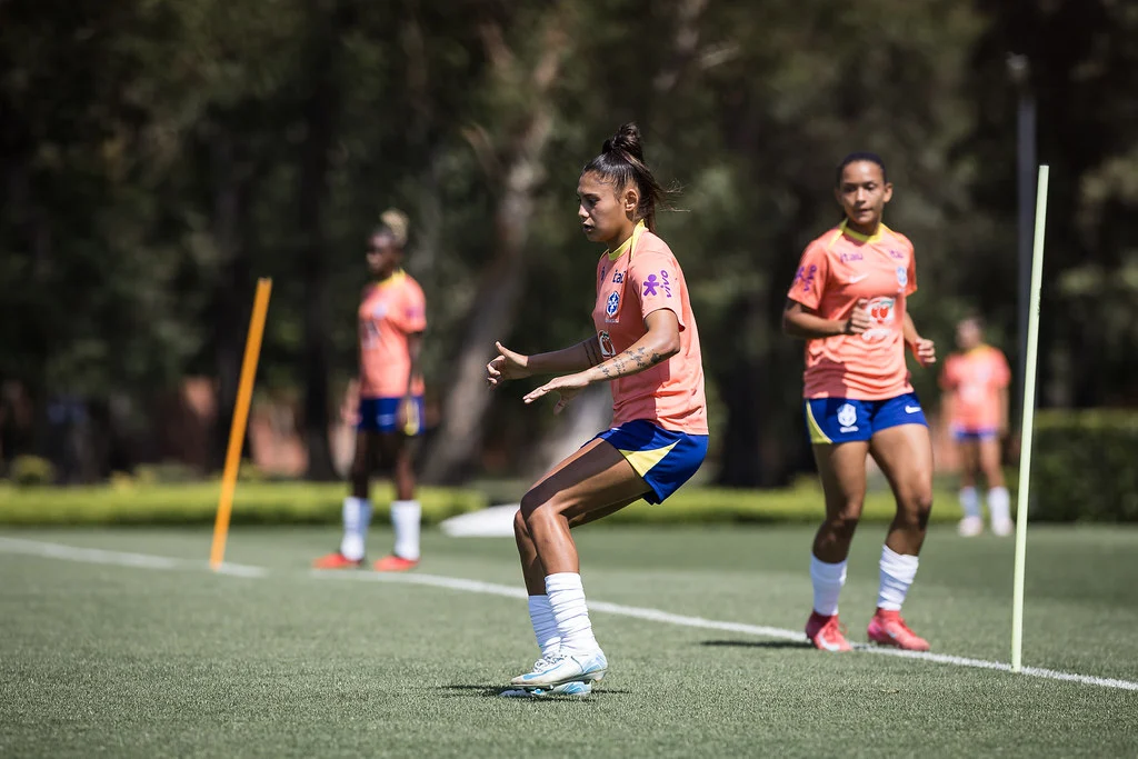 Convocação da Atacante Potiguar Gisele para Seleção Feminina Sub-20 Impacta Torcedores Convocação da Atacante Potiguar Gisele para Seleção Feminina Sub-20 Impacta Torcedores