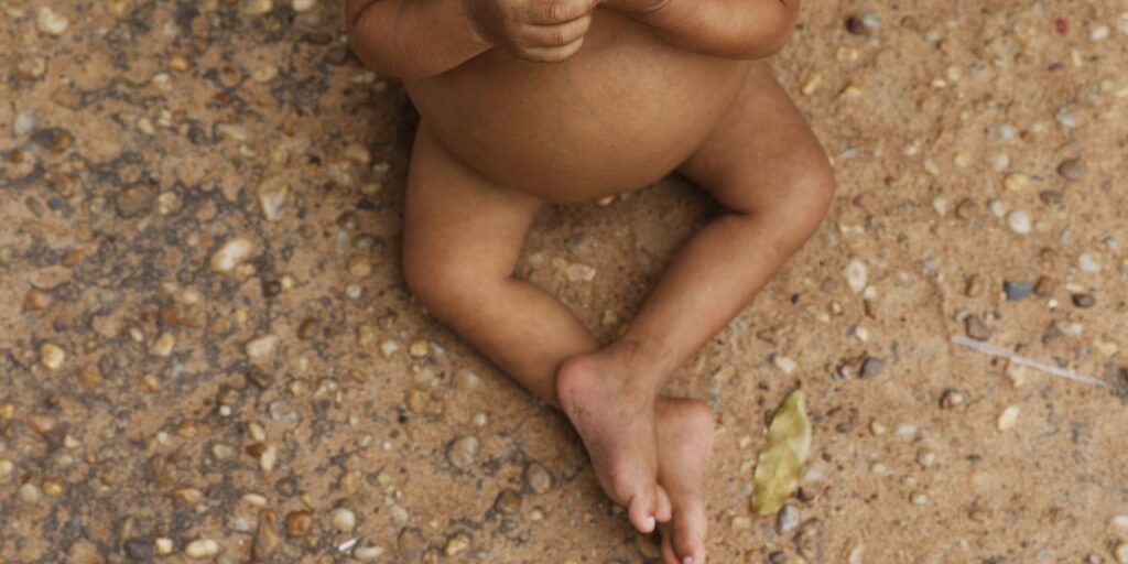 Crianças Indígenas e Nordestinas Enfrentam Desafios de Crescimento: Estudo Revela Vulnerabilidades