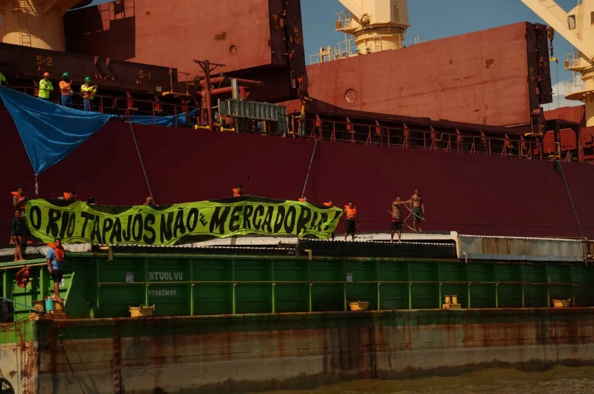Indígenas Interceptam Transporte de Soja no Tapajós: Luta Contra Privatização das Hidrovias Indígenas Interceptam Transporte de Soja no Tapajós: Luta Contra Privatização das Hidrovias