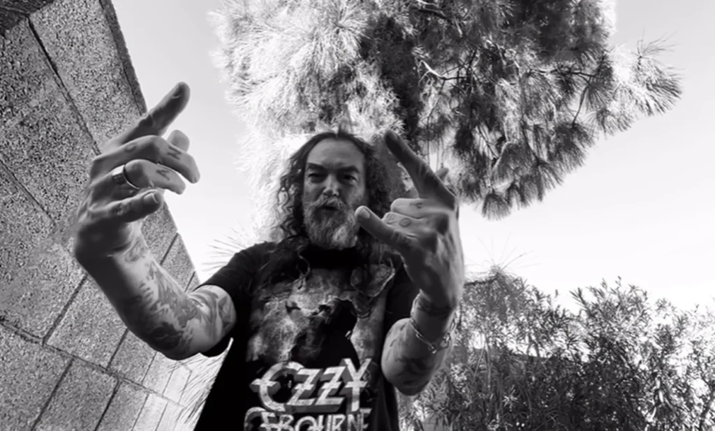 Max Cavalera Revela os Bastidores de ‘Roots’, Clássico do Sepultura que Completou 30 Anos Max Cavalera Revela os Bastidores de 'Roots', Clássico do Sepultura que Completou 30 Anos