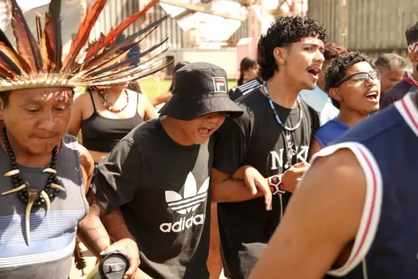 Protestos Indígenas em Santarém: Mobilização Contra a Desestatização de Hidrovias Protestos Indígenas em Santarém: Mobilização Contra a Desestatização de Hidrovias